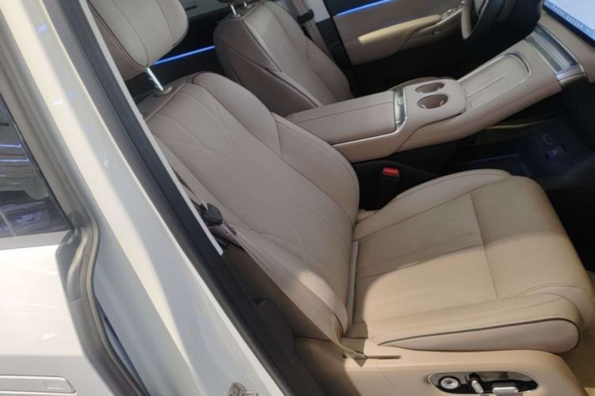 Used XPeng X9 2025 740 Ultra-Long Range Max Right Front Seat