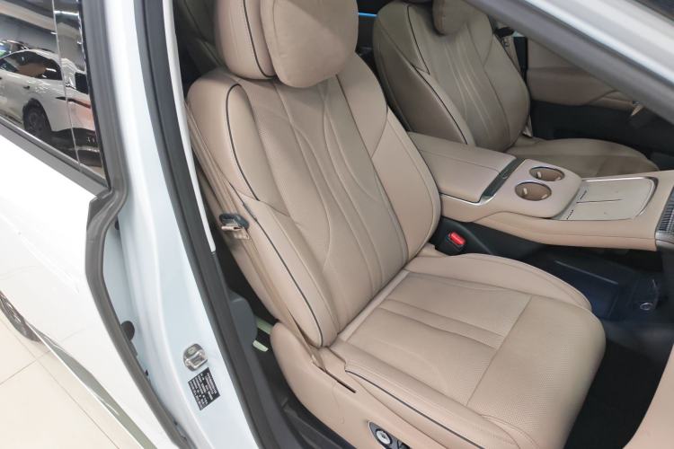Used XPeng X9 2025 740 Ultra-Long Range Max Right Front Seat