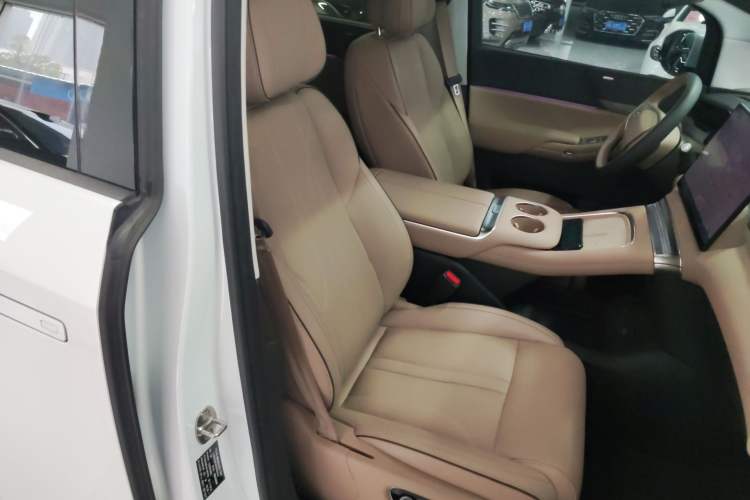Used XPeng X9 2025 740 Ultra-Long Range Max Right Front Seat