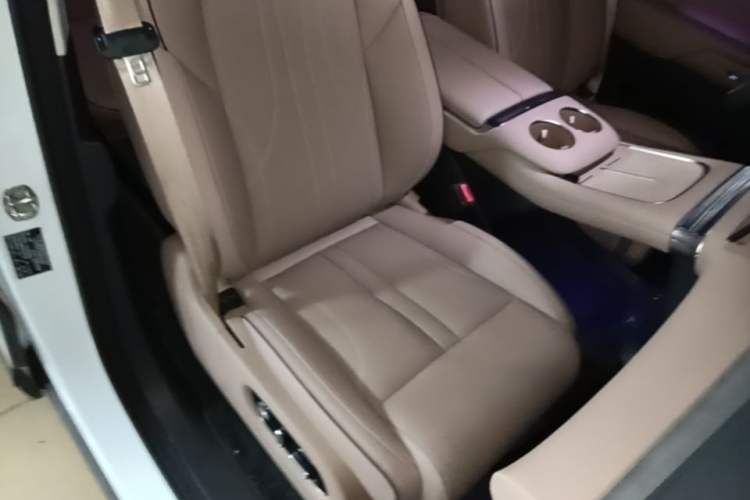 Used XPeng X9 2025 740 Ultra-Long Range Max Right Front Seat