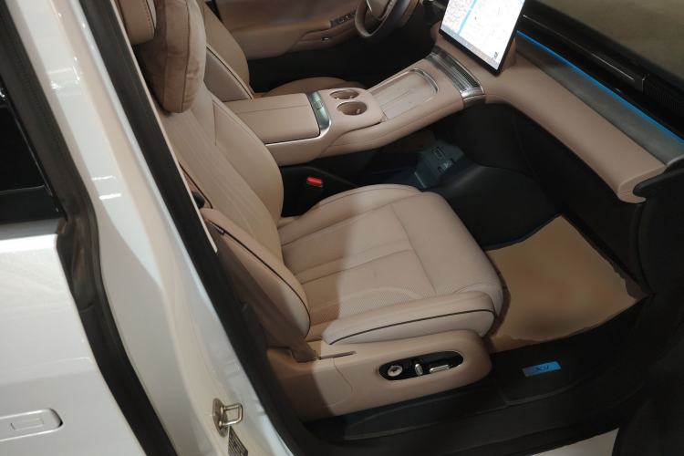 Used XPeng X9 2025 740 Ultra-Long Range Max Right Front Seat