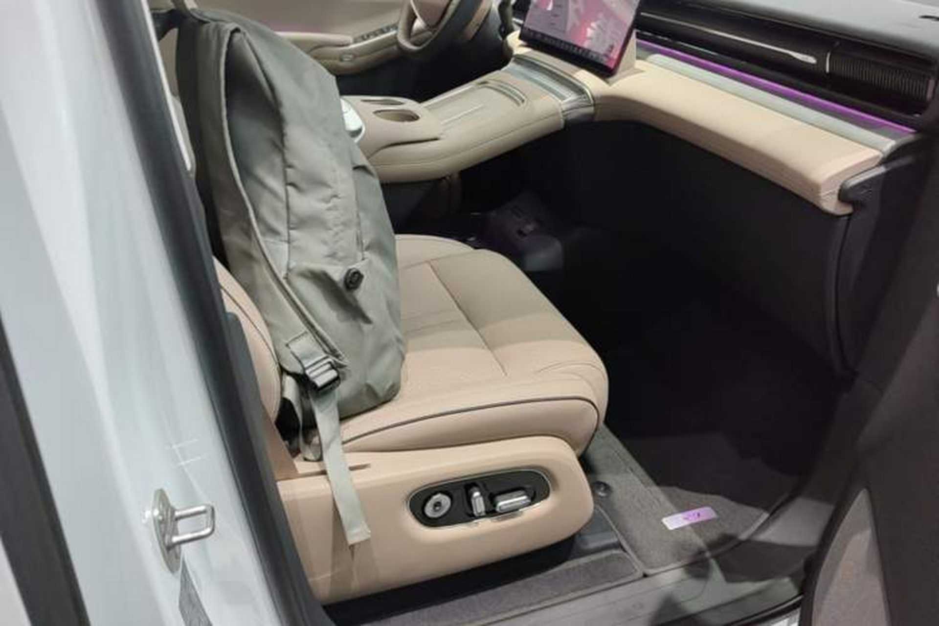 Used XPeng X9 2025 740 Ultra-Long Range Max Right Front Seat