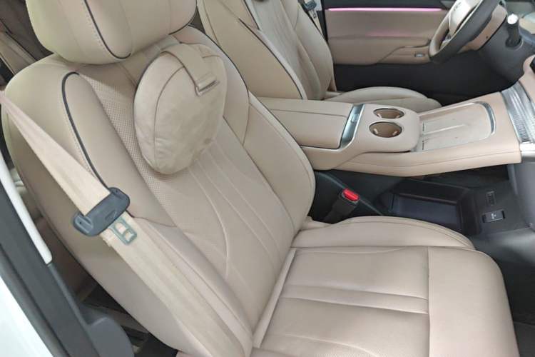Used XPeng X9 2025 740 Ultra-Long Range Max Right Front Seat