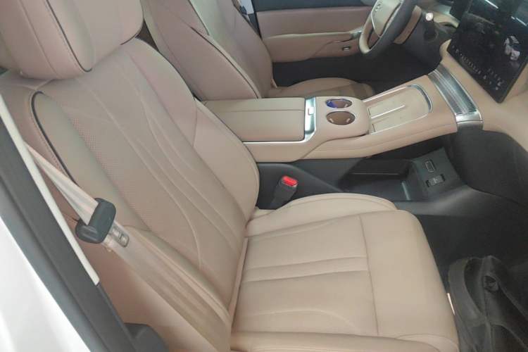 Used XPeng X9 2025 740 Ultra-Long Range Max Right Front Seat