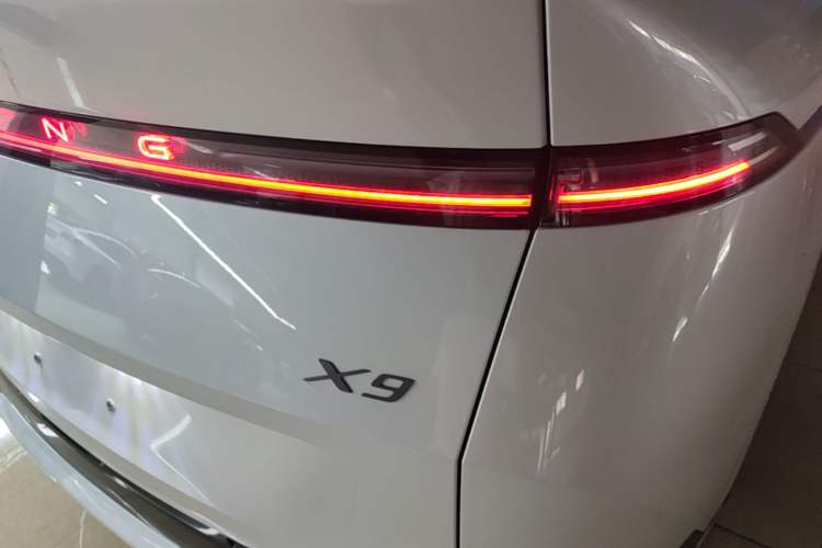 Used XPeng X9 2025 740 Ultra-Long Range Max Right Rear Taillight