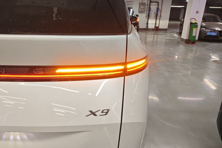 Used XPeng X9 2025 650 Long-Range Max Right Rear Taillight