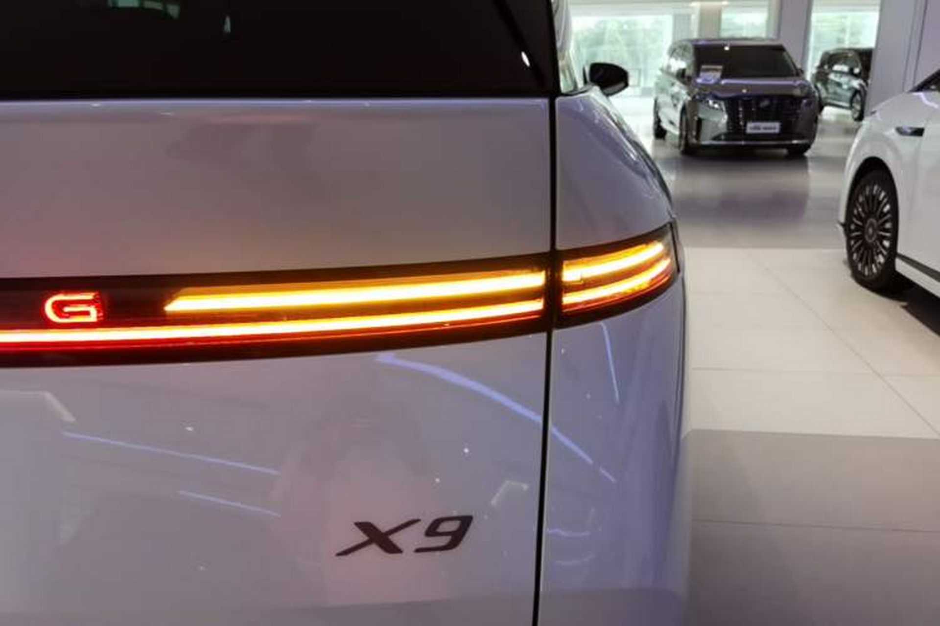 Used XPeng X9 2025 740 Ultra-Long Range Max Right Rear Taillight