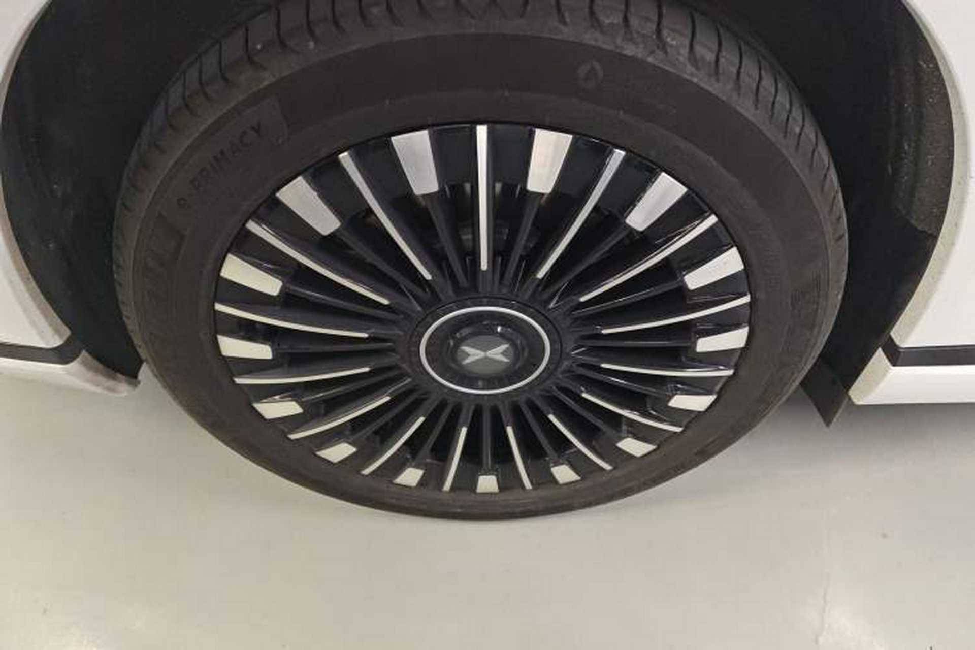 Used XPeng X9 2025 650 Long-Range Max Right Rear Wheel Hub