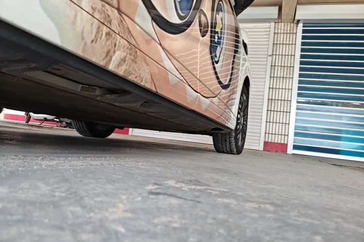Used XPeng X9 2025 740 Ultra-Long Range Max Right Side Sill