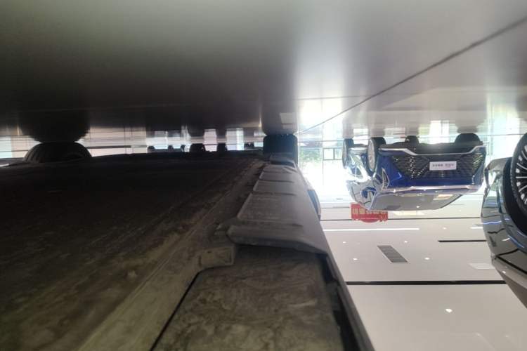 Used XPeng X9 2025 740 Ultra-Long Range Max Right Side Sill
