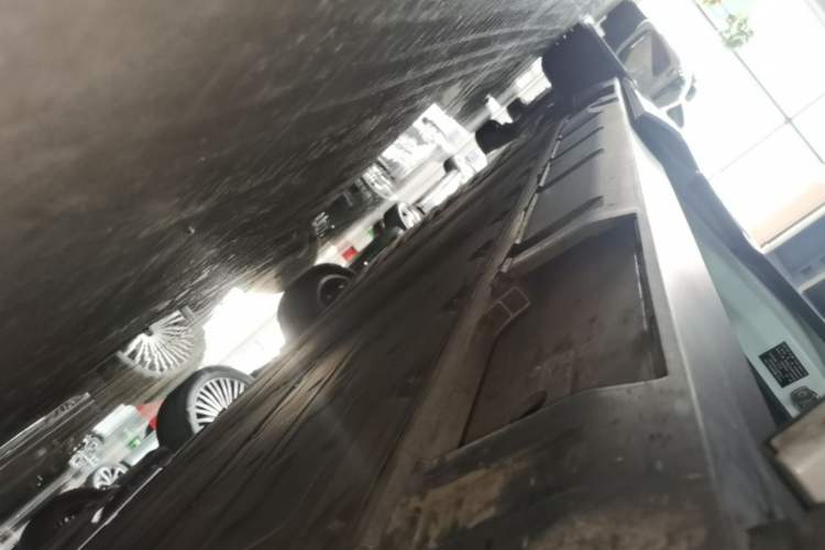 Used XPeng X9 2025 740 Ultra-Long Range Max Right Side Sill