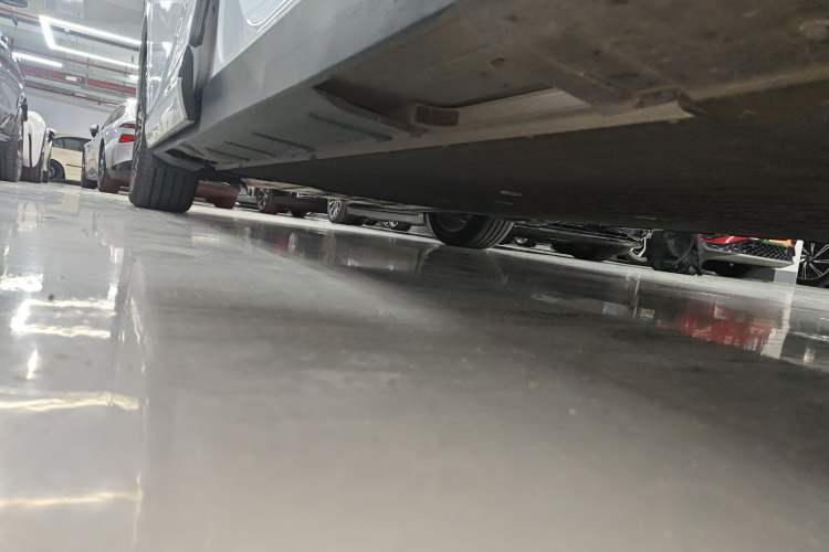 Used XPeng X9 2025 650 Long-Range Max Right Side Sill
