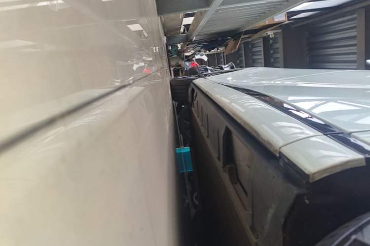 Used XPeng X9 2025 650 Long-Range Max Right Side Sill