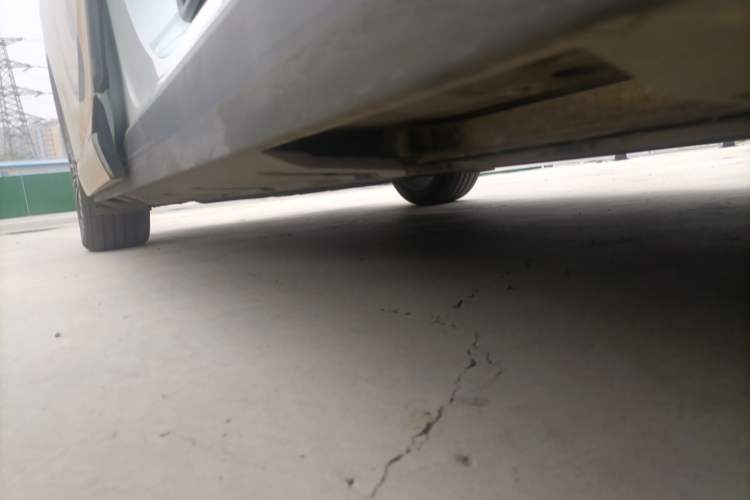 Used XPeng X9 2025 740 Ultra-Long Range Max Right Side Sill