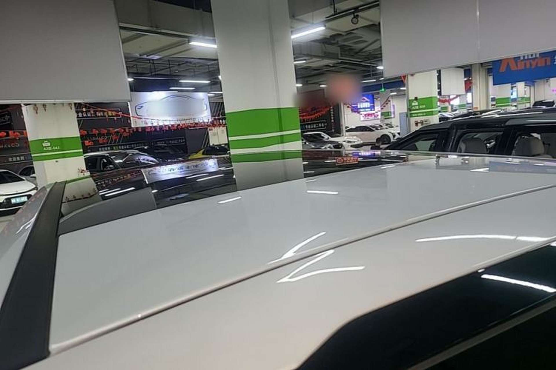 Used XPeng X9 2025 740 Ultra-Long Range Max Roof