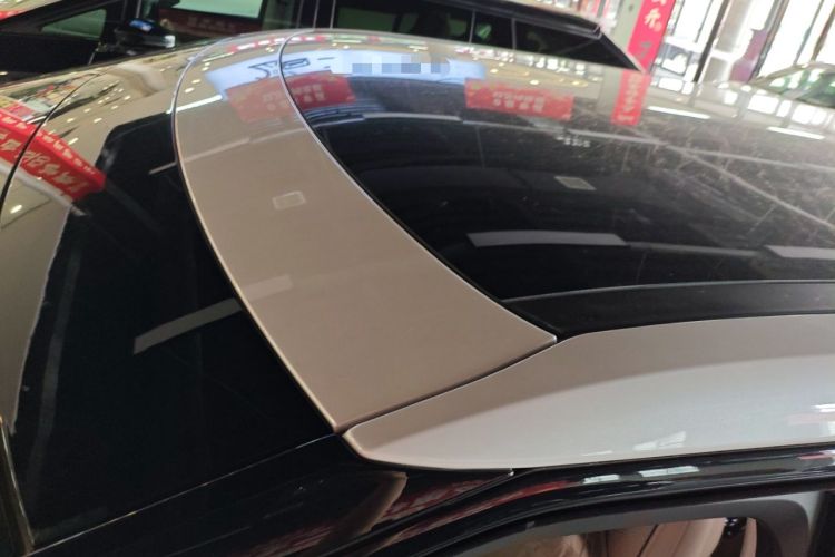 Used XPeng X9 2025 740 Ultra-Long Range Max Roof