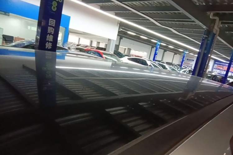 Used XPeng X9 2025 740 Ultra-Long Range Max Roof