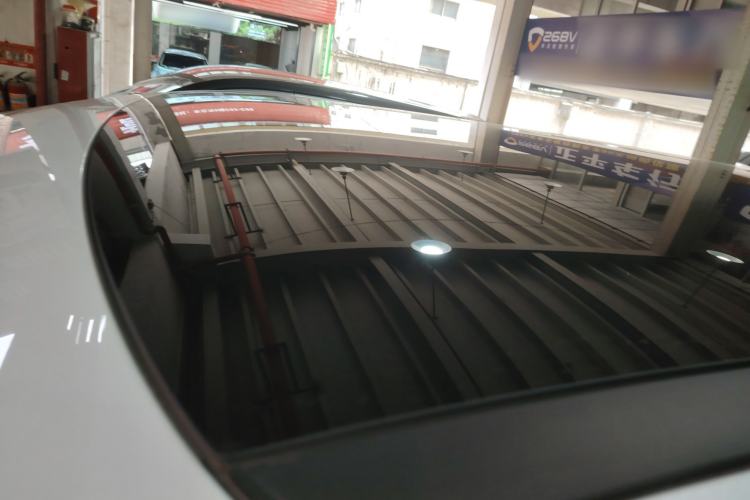 Used XPeng X9 2025 740 Ultra-Long Range Max Roof