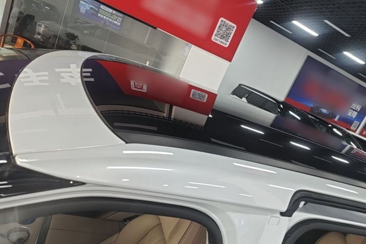Used XPeng X9 2025 740 Ultra-Long Range Max Roof