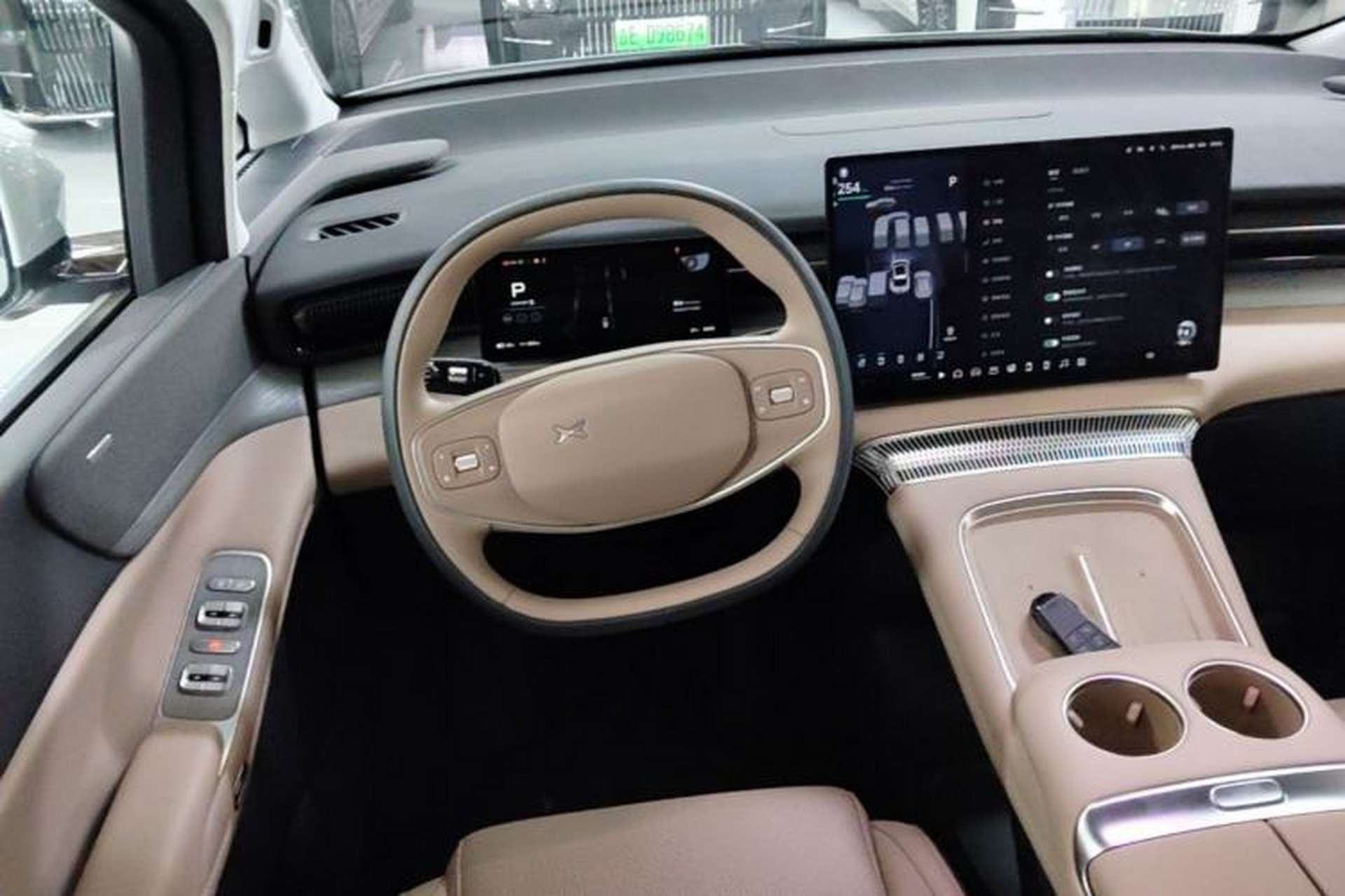 Used XPeng X9 2025 740 Ultra-Long Range Max Steering Wheel
