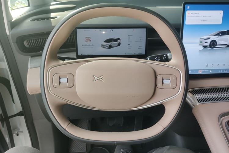 Used XPeng X9 2025 740 Ultra-Long Range Max Steering Wheel
