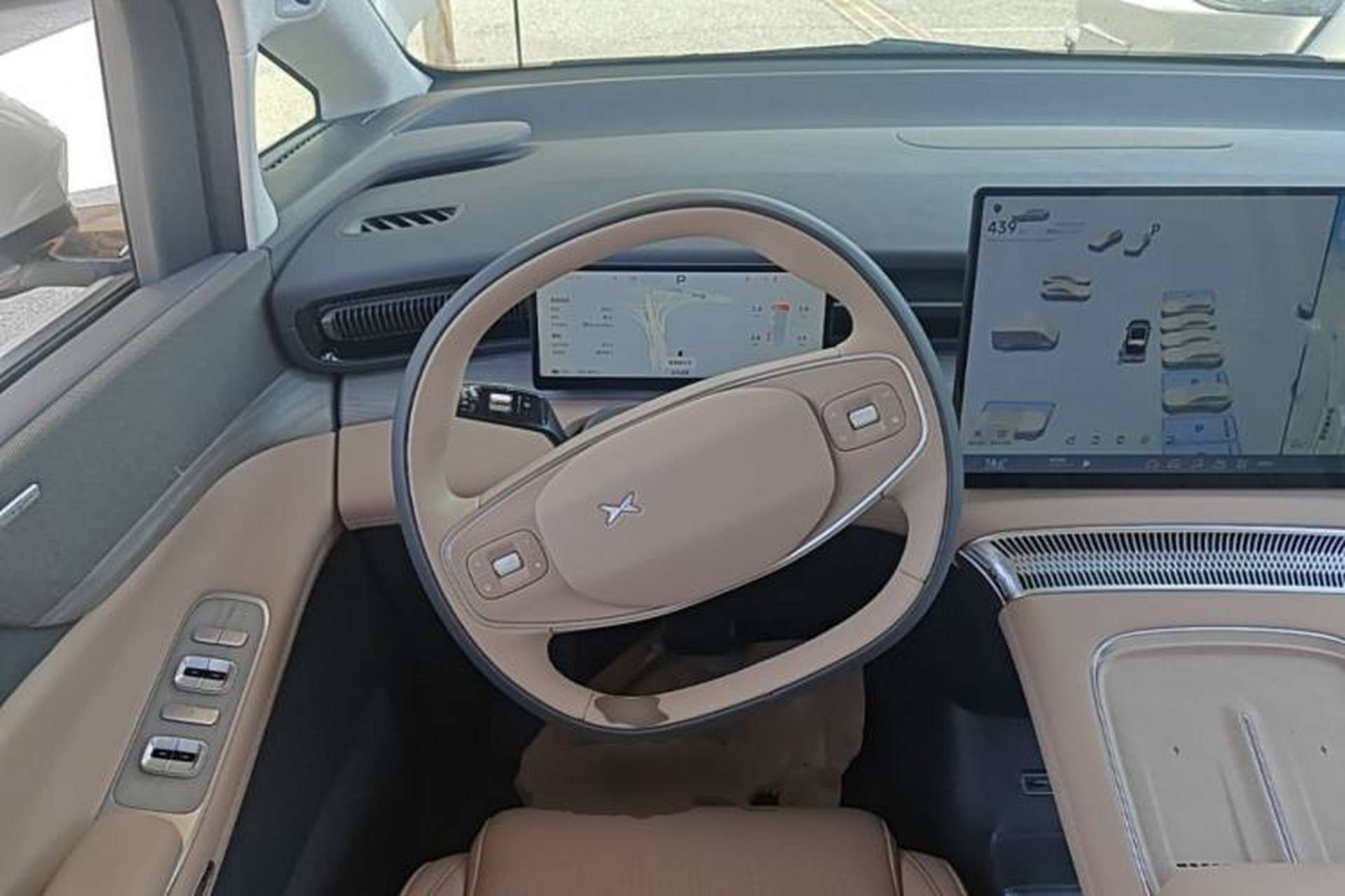 Used XPeng X9 2025 740 Ultra-Long Range Max Steering Wheel