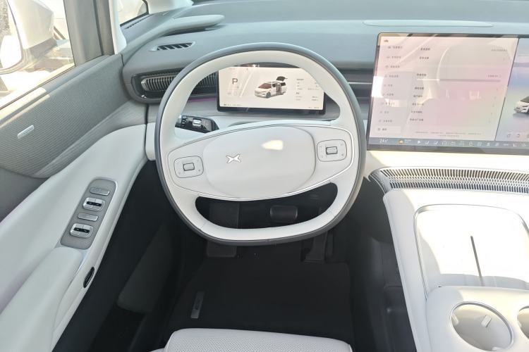 Used XPeng X9 2025 650 Long-Range Max Steering Wheel