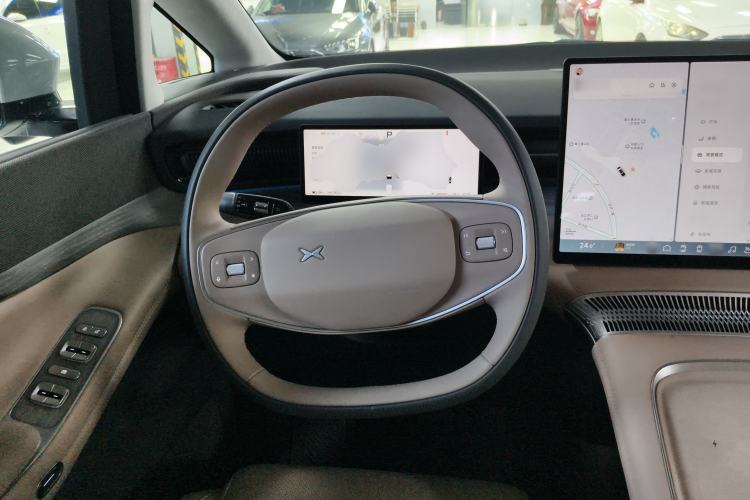 Used XPeng X9 2025 740 Ultra-Long Range Max Steering Wheel
