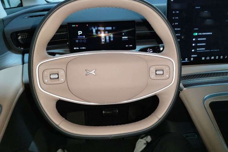 Used XPeng X9 2025 740 Ultra-Long Range Max Steering Wheel