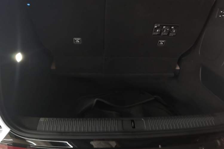 Used XPeng X9 2025 740 Ultra-Long Range Max Trunk