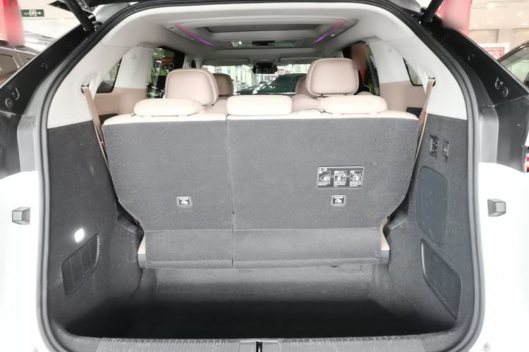 Used XPeng X9 2025 740 Ultra-Long Range Max Trunk