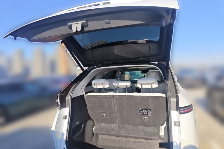 Used XPeng X9 2025 650 Long-Range Max Trunk
