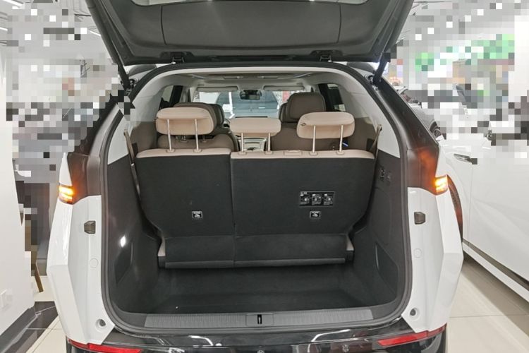 Used XPeng X9 2025 740 Ultra-Long Range Max Trunk