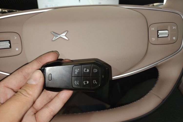 Used XPeng X9 2025 740 Ultra-Long Range Max Vehicle Key