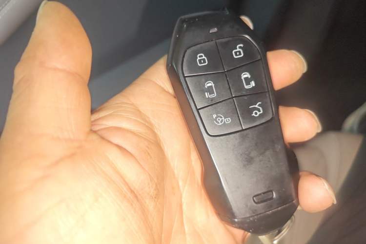 Used XPeng X9 2025 740 Ultra-Long Range Max Vehicle Key