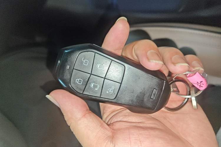 Used XPeng X9 2025 740 Ultra-Long Range Max Vehicle Key
