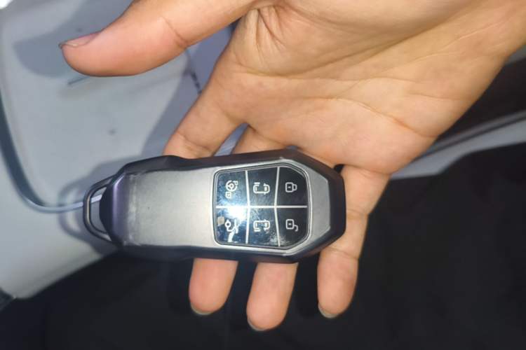 Used XPeng X9 2025 650 Long-Range Max Vehicle Key