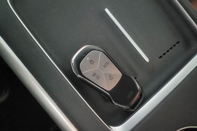Used XPeng X9 2025 740 Ultra-Long Range Max Vehicle Key