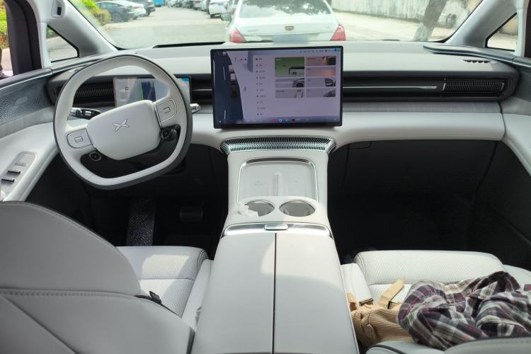Used XPeng X9 2026 Model Pure Electric 650 UltraSE Center Console