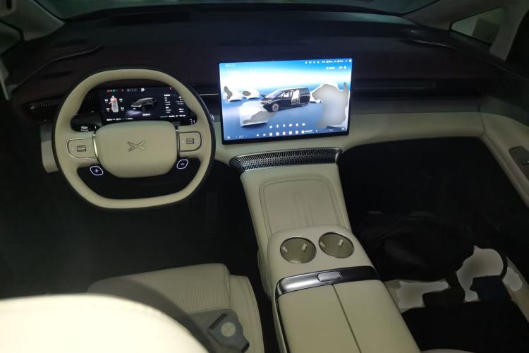Used XPeng X9 2026 Model—Range-Extended Version 1602 Max Center Console