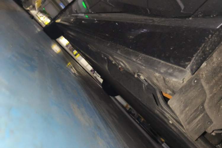 Used XPeng X9 2026 Model—Range-Extended Version 1602 Ultra Chassis Rear Left