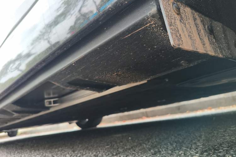 Used XPeng X9 2026 Model Pure Electric 650 UltraSE Chassis Rear Left