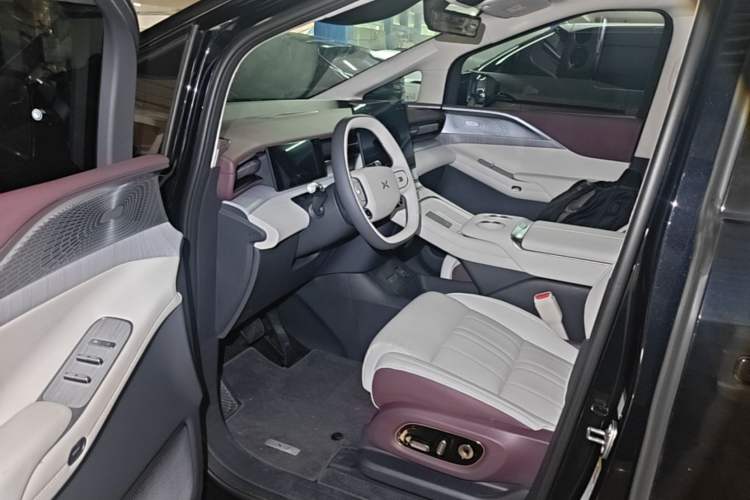 Used XPeng X9 2026 Model—Range-Extended Version 1602 Ultra Driver Seat