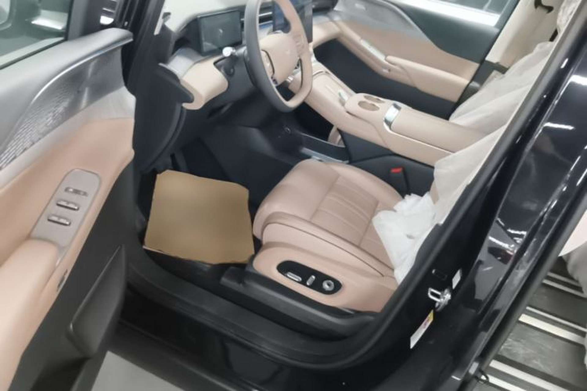 Used XPeng X9 2026 Model—Range-Extended Version 1602 Ultra Driver Seat