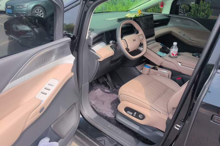 Used XPeng X9 2026 Model—Range-Extended Version 1602 Ultra Driver Seat
