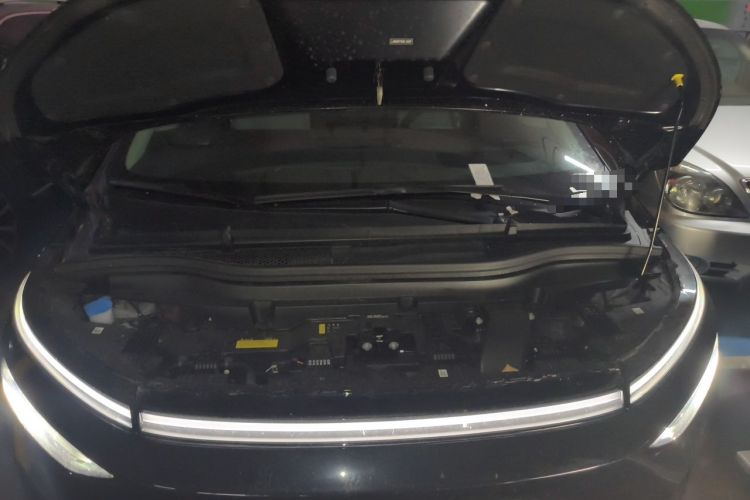 Used XPeng X9 2026 Model—Range-Extended Version 1602 Ultra Engine Bay