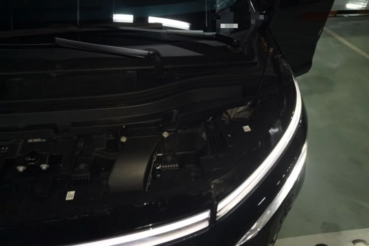 Used XPeng X9 2026 Model—Range-Extended Version 1602 Max Engine Bay Left