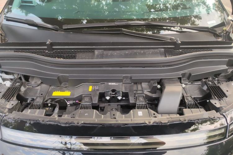 Used XPeng X9 2026 Model—Range-Extended Version 1602 Max Engine Bay