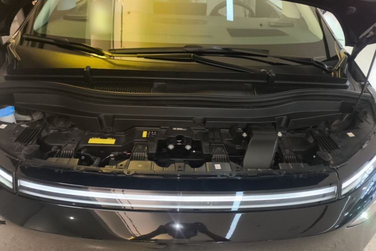 Used XPeng X9 2026 Model—Range-Extended Version 1602 Ultra Engine Bay