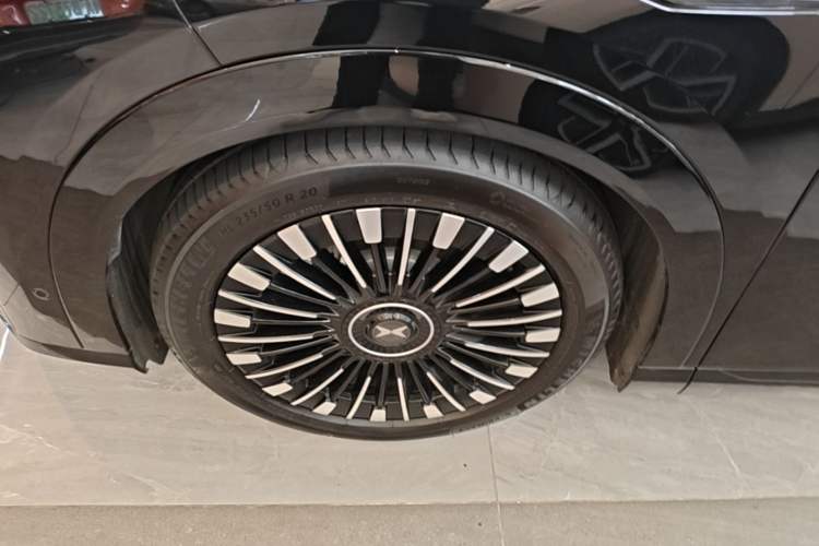 Used XPeng X9 2026 Model—Range-Extended Version 1602 Ultra Exterior 1